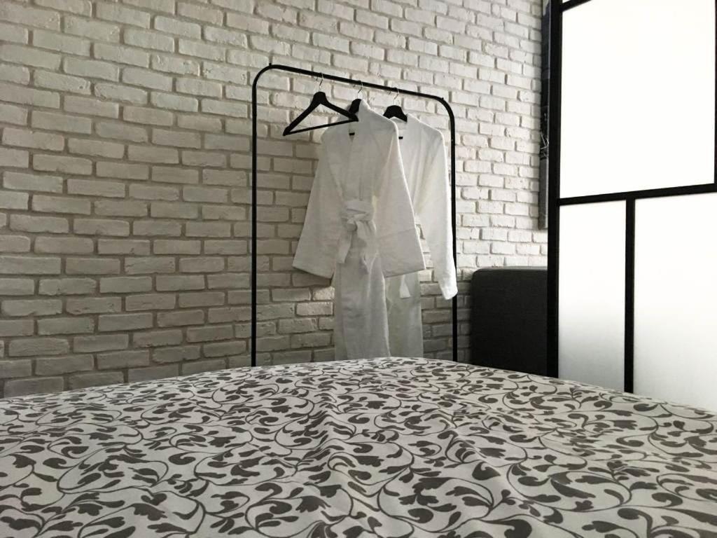Rr Bus Station Apartment Братислава Екстериор снимка