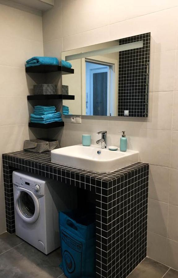 Rr Bus Station Apartment Братислава Екстериор снимка